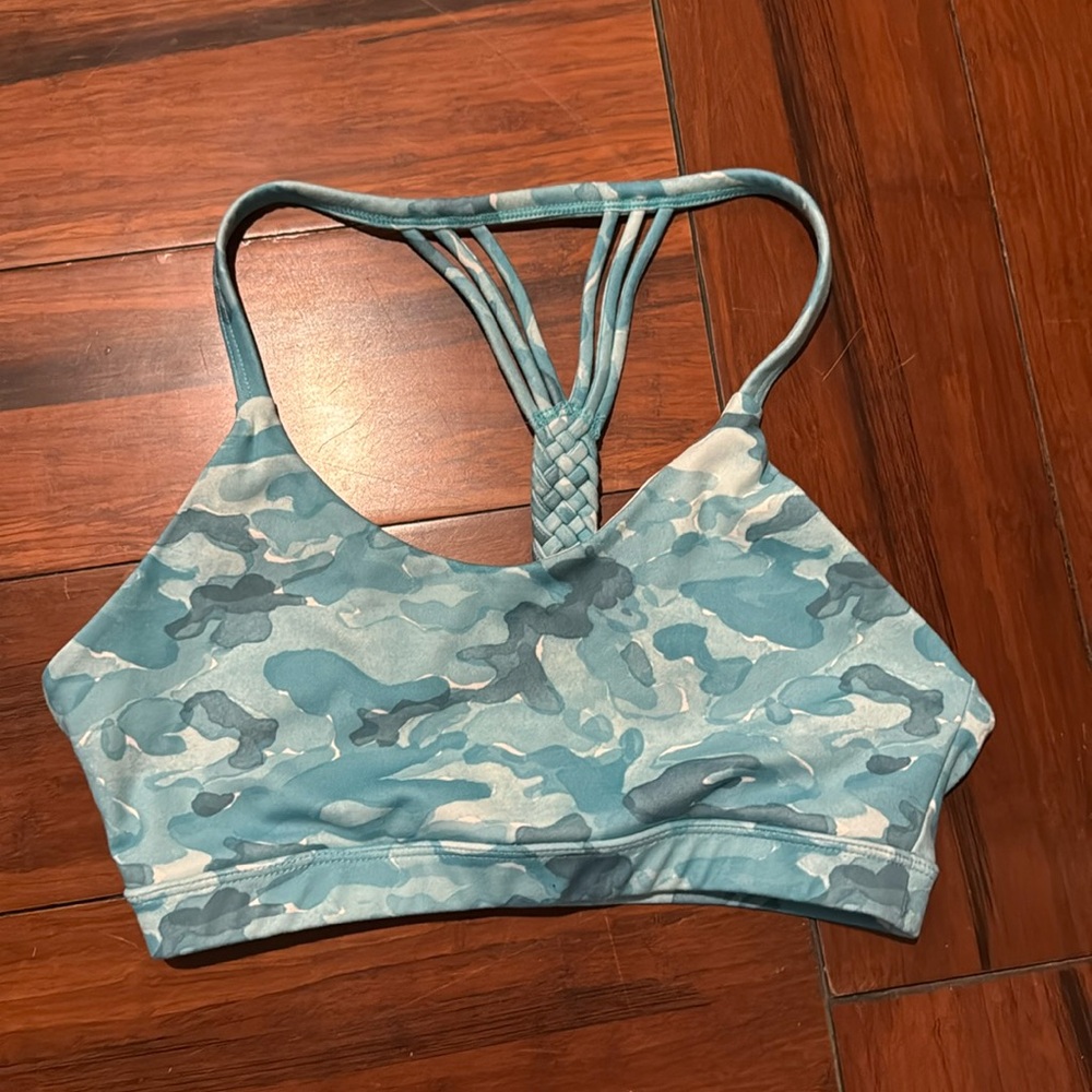 EUC glyder sports bra